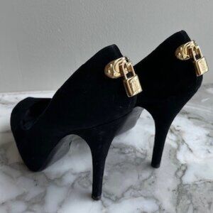 LOUIS VUITTON SHOES - Size 38 Womens pumps